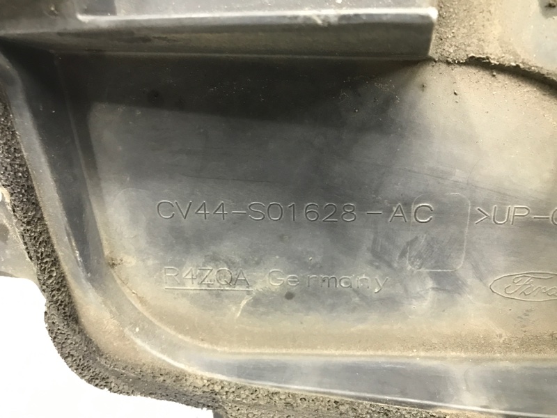 Жабо под лобовое стекло (пластик) Kuga 2013-2019 CBS 2.0 diesel