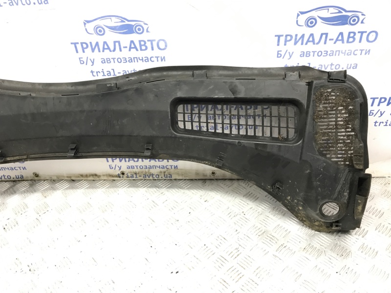 Жабо под лобовое стекло (пластик) Kuga 2013-2019 CBS 2.0 diesel