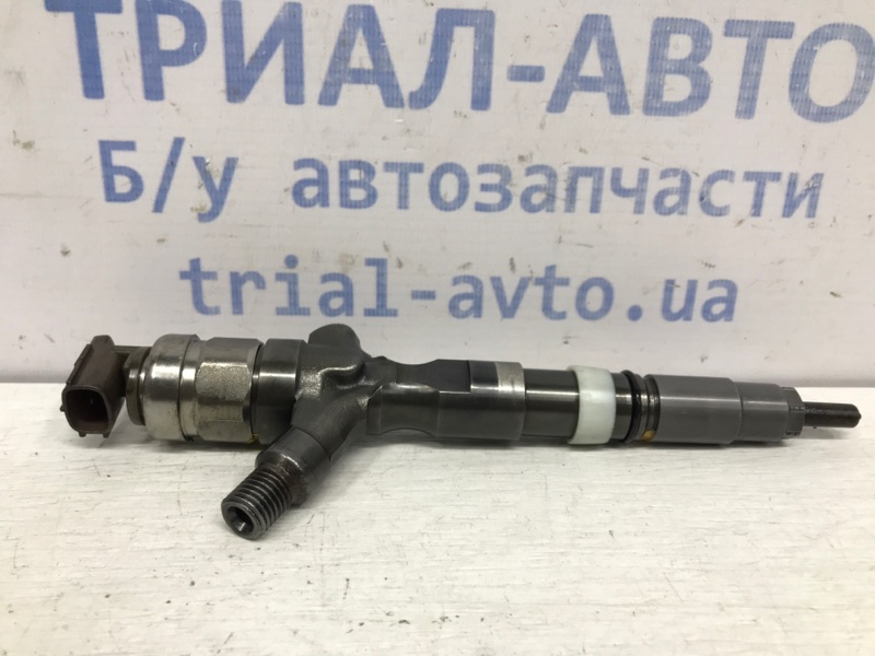 Форсунка топливная Toyota Prado 2002-2009 J120 3.0 Diesel 1KDFTV 2367030080 Б/У