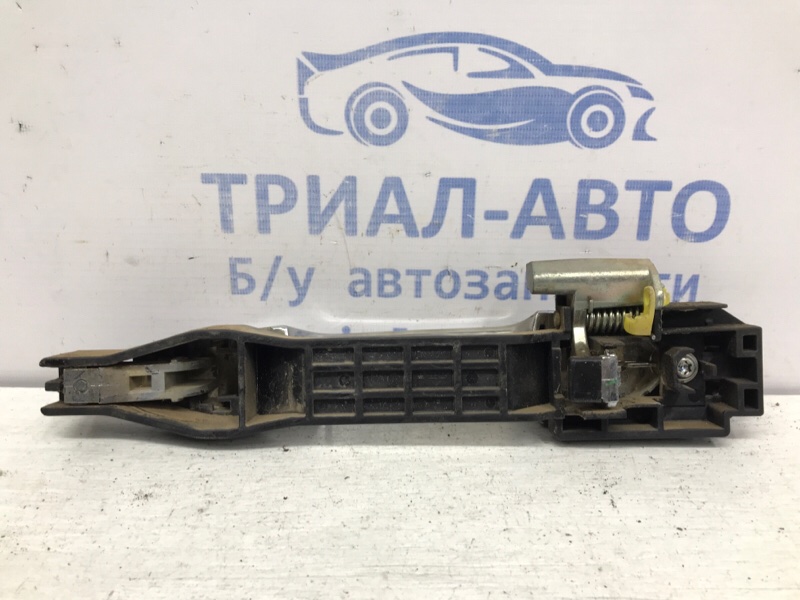 Ручка двери внешняя задняя правая Mitsubishi L200 KB 2.5 дизель 4D56U АКПП
