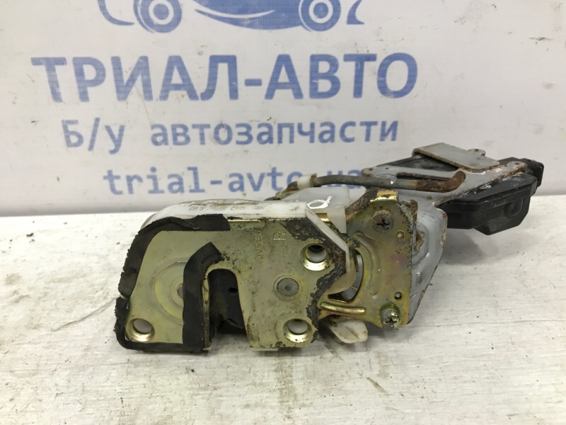 Замок двери задний правый Mitsubishi Pajero Wagon 3 3.2 Дизель 4M41
