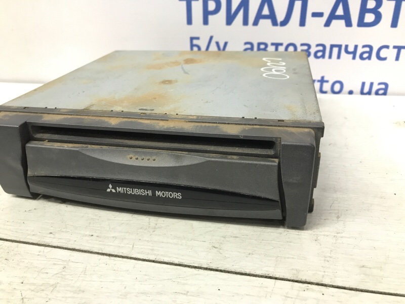 Чейнджер CD Mitsubishi L200 KB 2.5 дизель 4D56U АКПП