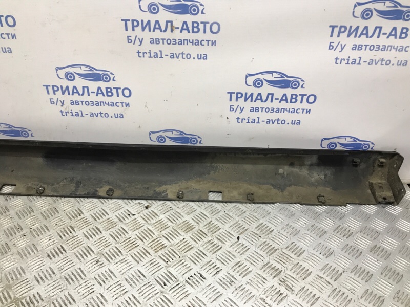 Накладка порога внешняя левая Sorento 2002-2009 BL 2.5 diesel D4CB МКПП
