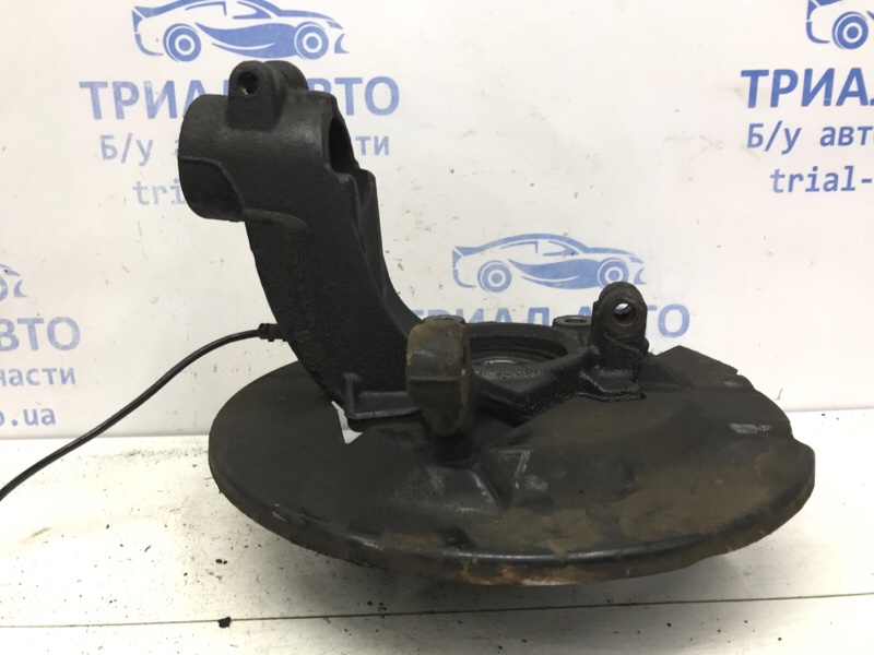 Кулак поворотный левый со ступицей Kuga 2013-2019 CBS 2.0 diesel Кулак поворотный левый со ступицей Kuga 2013-2019 CBS 2.0 diesel