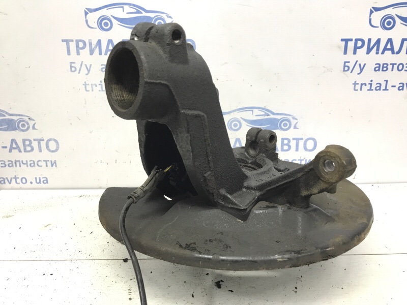 Кулак поворотный левый со ступицей Kuga 2013-2019 CBS 2.0 diesel Кулак поворотный левый со ступицей Kuga 2013-2019 CBS 2.0 diesel