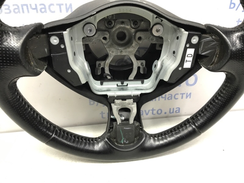 Руль Juke 2010-2019 F15 1.6 turbo MR16DDT Руль Juke 2010-2019 F15 1.6 turbo MR16DDT