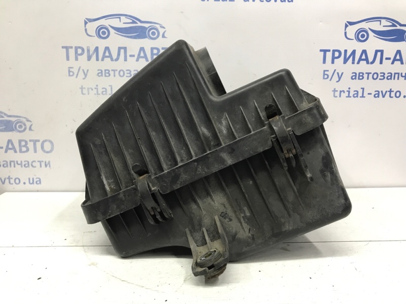 Корпус воздушного фильтра KIA Sorento 2002-2009 BL 2.5 diesel D4CB МКПП 281103E700 Б/У