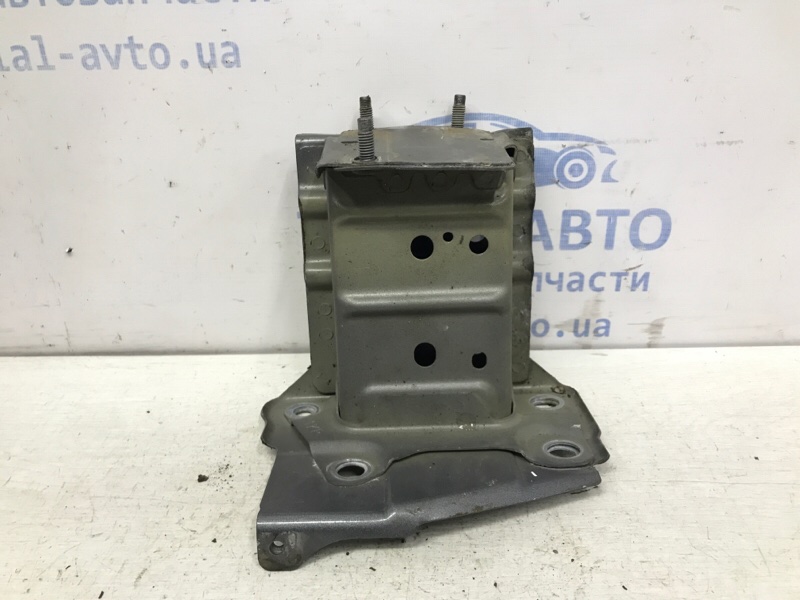 Запчасть кронштейн усилителя переднего бампера правый Nissan Juke 2010-2019 F15 1.6 turbo MR16DDT G51141KEMA Б/У Кронштейн усилителя переднего бампера правый Nissan Juke 2010-2019 F15 1.6 turbo MR16DDT G51141KEMA Б/У