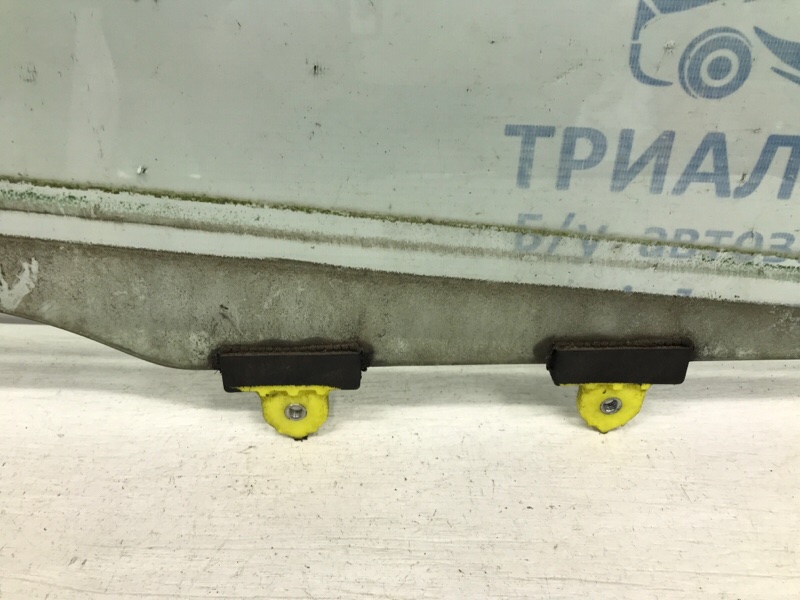 Стекло двери переднее правое Lancer 2003-2009 9 1.6 бензин 4G18 Стекло двери переднее правое Lancer 2003-2009 9 1.6 бензин 4G18