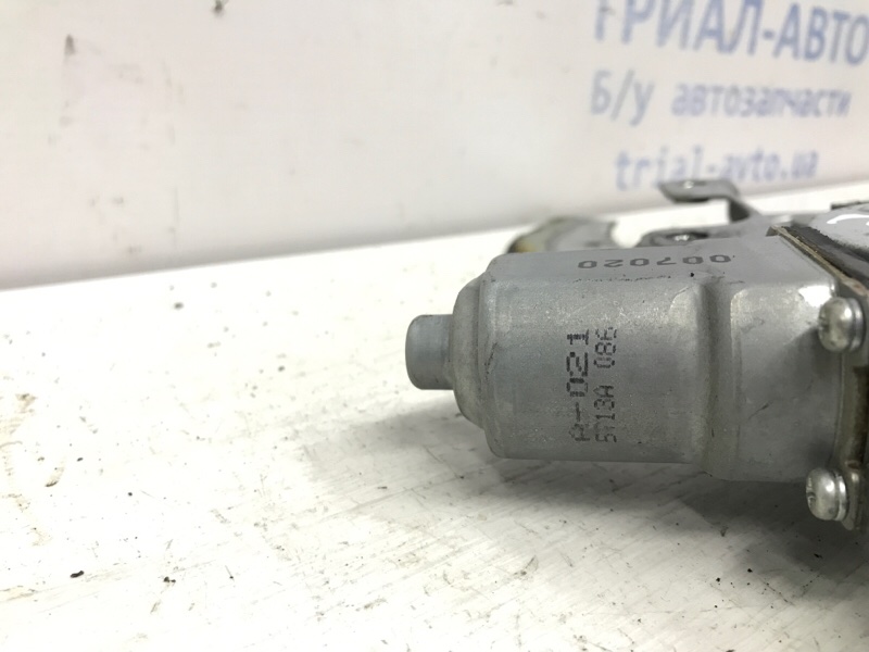 Стеклоподъемник передний правый Outlander 2007-2012 XL 2.2 diesel 4N14