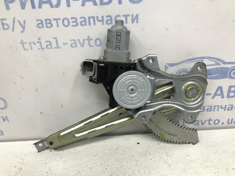 Стеклоподъемник задний левый Nissan Juke 2010-2019 F15 1.6 turbo MR16DDT 827211U600 Б/У