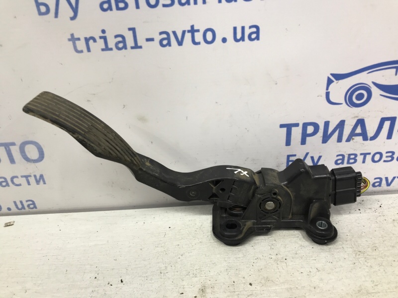 Педаль газа Mitsubishi Outlander 2007-2012 XL 2.2 diesel 4N14 1600A101 Б/У