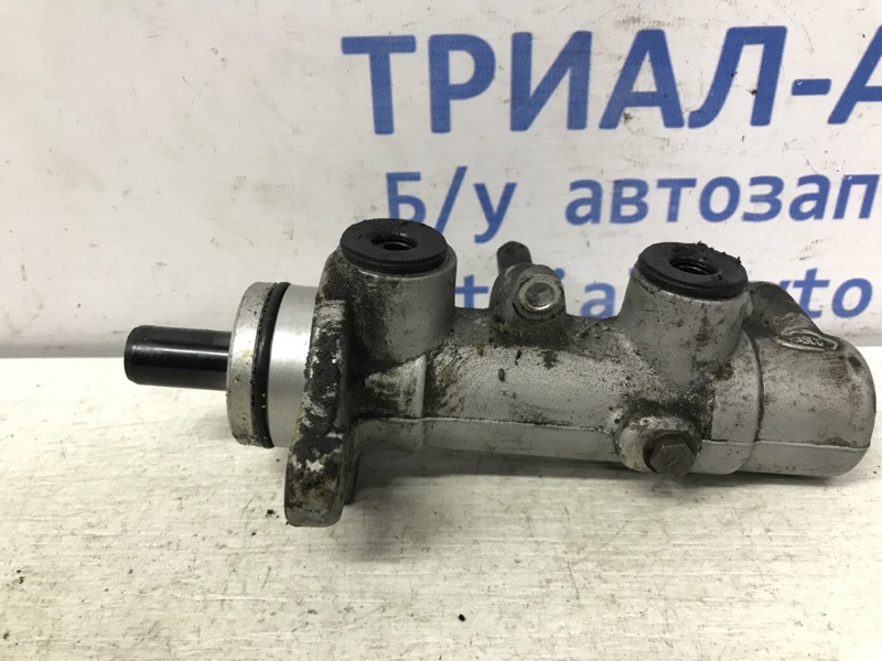 Тормозной цилиндр главный KIA Sorento 2002-2009 BL 2.5 diesel D4CB МКПП 591203E010 Б/У