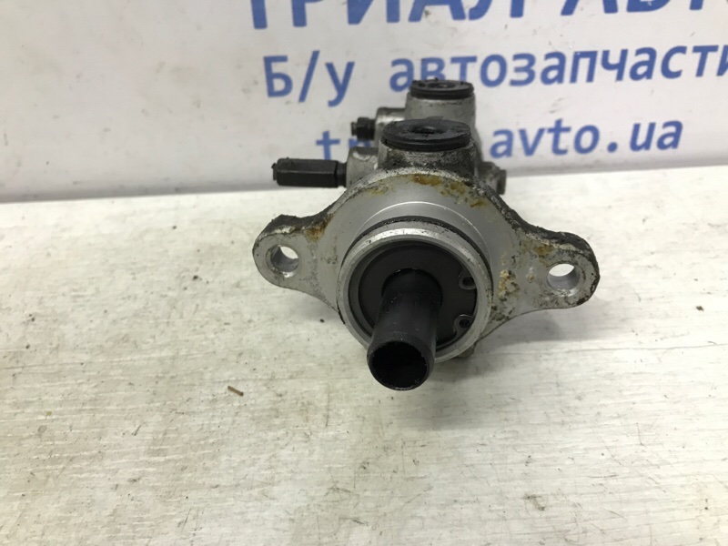 Тормозной цилиндр главный Sorento 2002-2009 BL 2.5 diesel D4CB МКПП