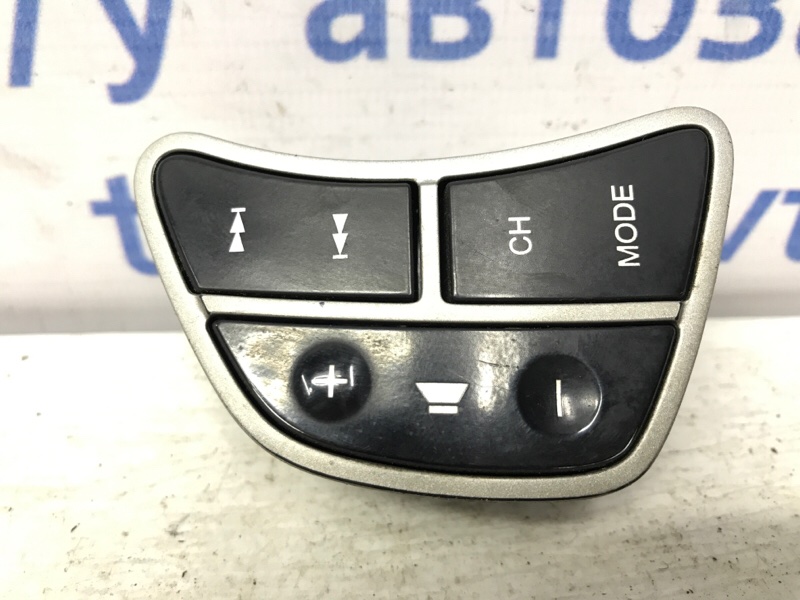 Кнопки руля KIA Ceed ED 1.6 Дизель D4FB МКПП