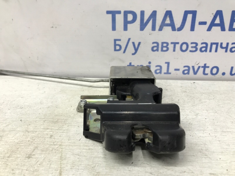 Замок крышки багажника Mitsubishi Lancer 9 1.6 бензин 4G18