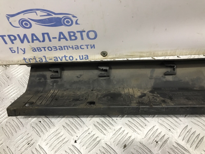 Накладка порога внешняя правая задняя Captiva 2011-2018 C140 2.2 diesel Z22D1