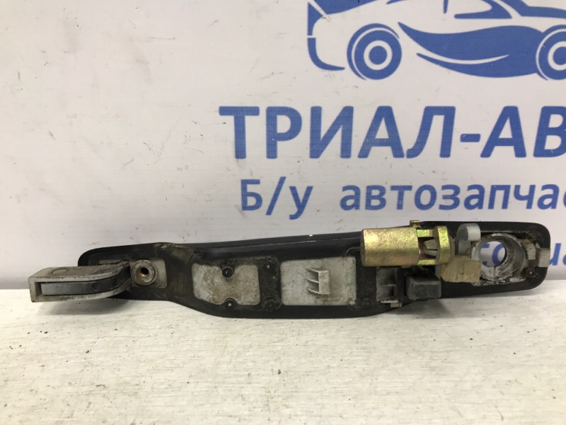Ручка двери внешняя передняя правая Mitsubishi Lancer 9 1.6 бензин 4G18 Ручка двери внешняя передняя правая Mitsubishi Lancer 9 1.6 бензин 4G18