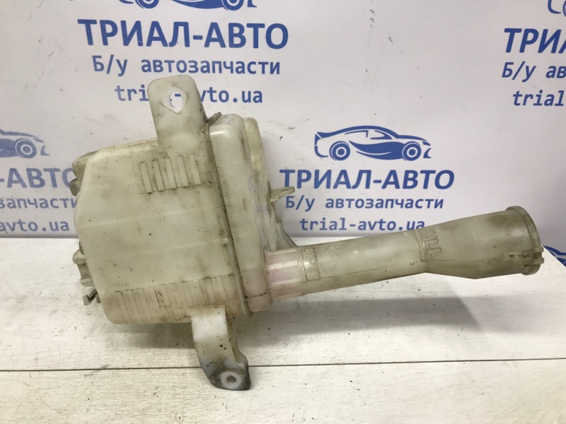 Бачок омывателя Lancer 2003-2009 9 1.6 бензин 4G18 Бачок омывателя Lancer 2003-2009 9 1.6 бензин 4G18