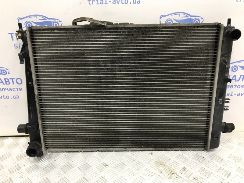 Запчасть радиатор основной Hyundai Tucson 2004-2009 JM 2.0 diesel D4EA 25310-2E500 Б/У Радиатор основной Hyundai Tucson 2004-2009 JM 2.0 diesel D4EA 25310-2E500 Б/У