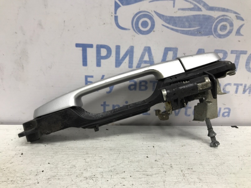 Ручка двери внешняя передняя правая RAV 4 2005-2012 A30 2.0 бензин 1AZFE