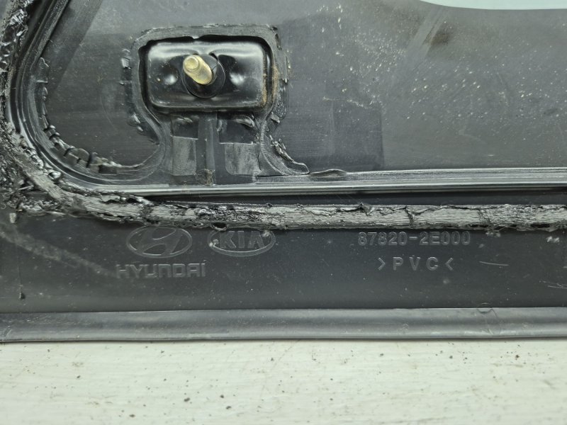 Стекло в кузов заднее правое Tucson 2004-2009 JM 2.0 diesel D4EA