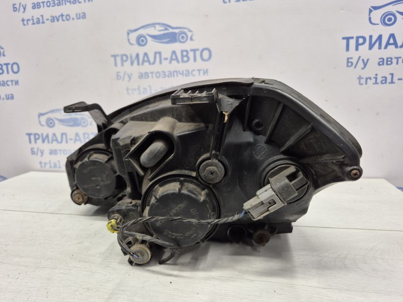 Фара правая галоген Kyron 2005-2016 DJ 2.0 diesel D20Dt
