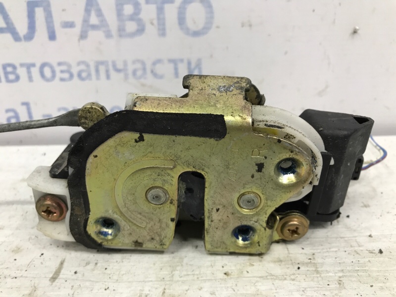 Замок двери передний правый Mitsubishi Lancer 9 1.6 бензин 4G18