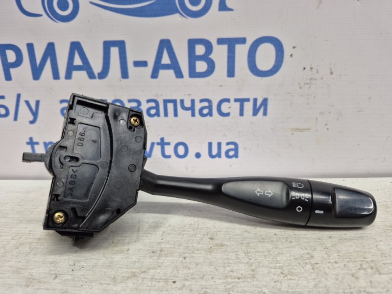 Запчасть переключатель подрулевой правый Mitsubishi Pajero Sport 1996-2008 K9 2.5 Diesel 4D56 МКПП MR309686 Б/У Переключатель подрулевой правый Mitsubishi Pajero Sport 1996-2008 K9 2.5 Diesel 4D56 МКПП MR309686 Б/У