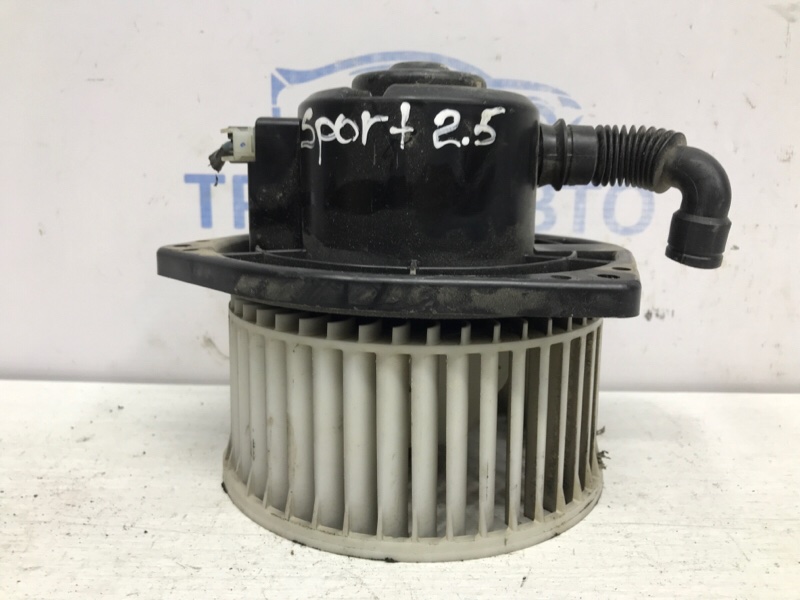 Моторчик печки Mitsubishi Pajero Sport 1996-2008 K9 2.5 Diesel 4D56 МКПП MR315413 Б/У