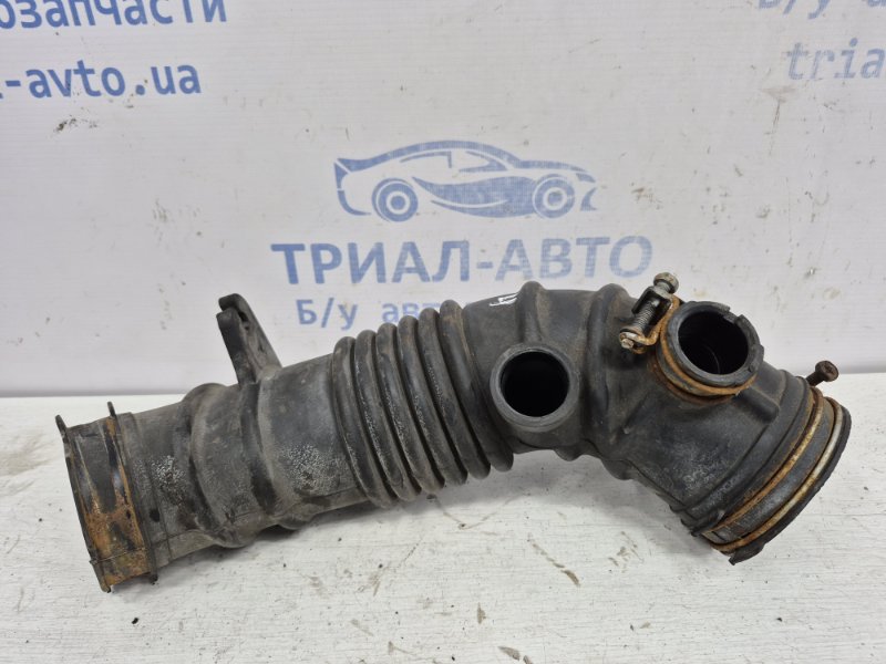 Патрубок воздушного фильтра RAV 4 2005-2012 A30 2.0 бензин 1AZFE
