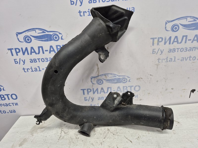 Воздуховод Toyota RAV 4 A30 2.0 бензин 1AZFE