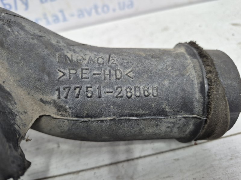 Воздуховод RAV 4 2005-2012 A30 2.0 бензин 1AZFE