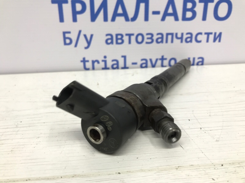 Форсунка топливная Tucson 2004-2009 JM 2.0 diesel D4EA Форсунка топливная Tucson 2004-2009 JM 2.0 diesel D4EA