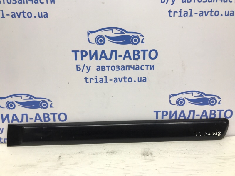 Накладка двери задняя левая Mitsubishi Pajero Sport 1996-2008 K9 2.5 Diesel 4D56 МКПП MR653382 Б/У