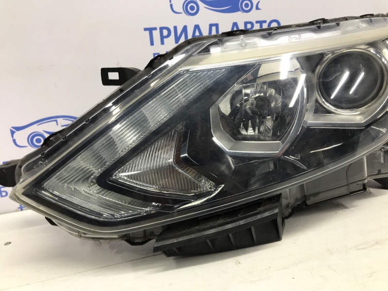 Фара левая галоген Nissan Qashqai J11 1.5 Diesel K9K