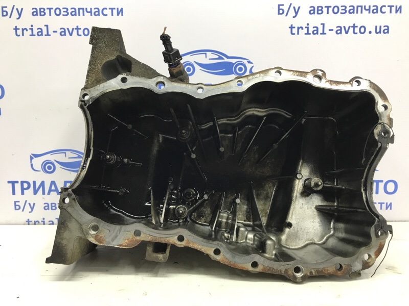 Запчасть поддон мотора Nissan Qashqai 2013-2022 J11 1.5 Diesel K9K 8200318813 Б/У Поддон мотора Nissan Qashqai 2013-2022 J11 1.5 Diesel K9K 8200318813 Б/У