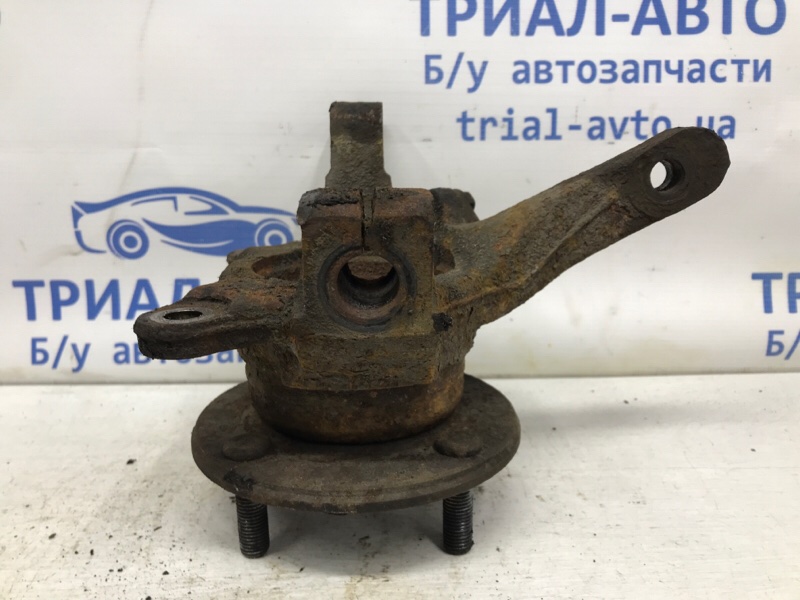 Кулак поворотный правый со ступицей Mitsubishi Lancer 9 1.6 бензин 4G18