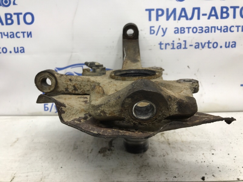 Кулак поворотный правый без ступицы Mitsubishi Pajero Sport K9 2.5 Diesel 4D56 МКПП