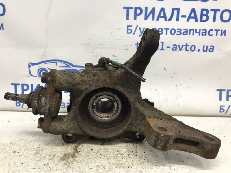 Кулак поворотный левый со ступицей Hyundai Tucson 2004-2009 JM 2.0 diesel D4EA 51715-2E100 Б/У