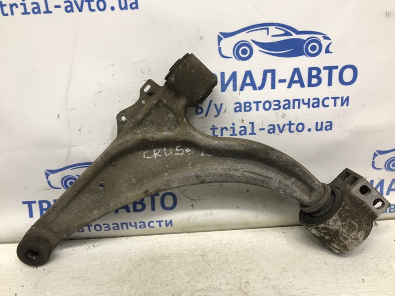 Рычаг левый Chevrolet Cruze 2009-2016 J300 1.6 бензин F16D4 13401129 Б/У