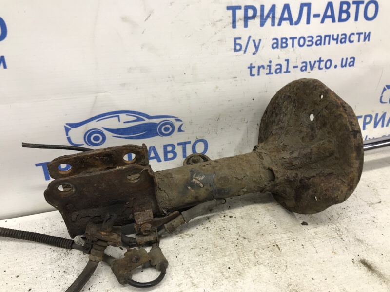 Амортизатор передний правый Hyundai Tucson JM 2.0 diesel D4EA Амортизатор передний правый Hyundai Tucson JM 2.0 diesel D4EA