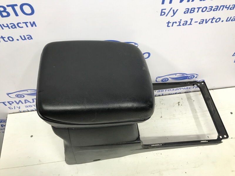 Подлокотник Grand Vitara 2005-2016 JT 2.4 бензин J24B