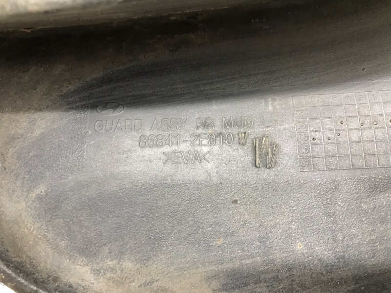Брызговик задний левый Tucson 2004-2009 JM 2.0 diesel D4EA
