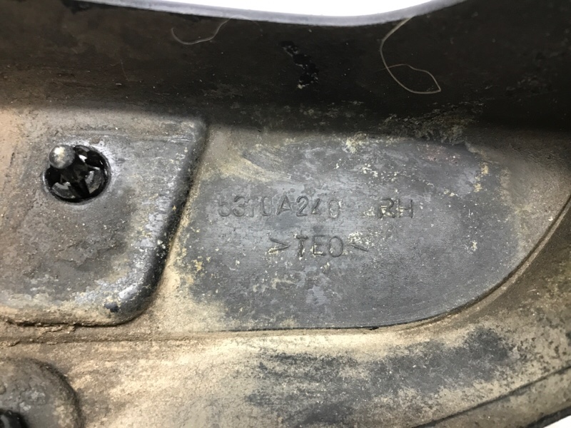 Брызговик задний правый Mitsubishi Lancer 10 1.5 бензин 4a91