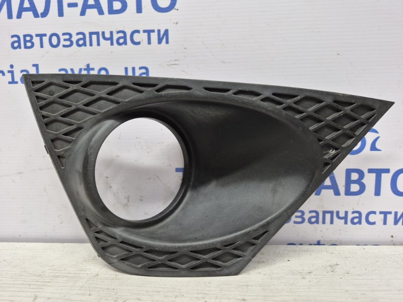Решетка противотуманки правая SsangYong Korando 2010-2019 C200 2.0 diesel D20Dt 7871434300 Б/У