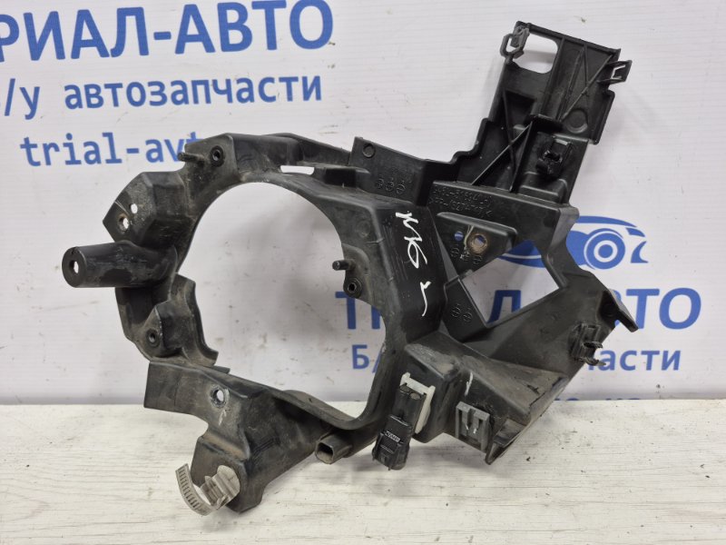 Кронштейн бампера передний левый 6 2012- GJ 2.2 diesel
