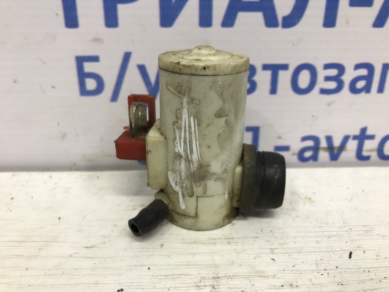Насос омывателя стекла Mitsubishi Pajero Sport 1996-2008 K9 2.5 Diesel 4D56 МКПП MR502984 Б/У