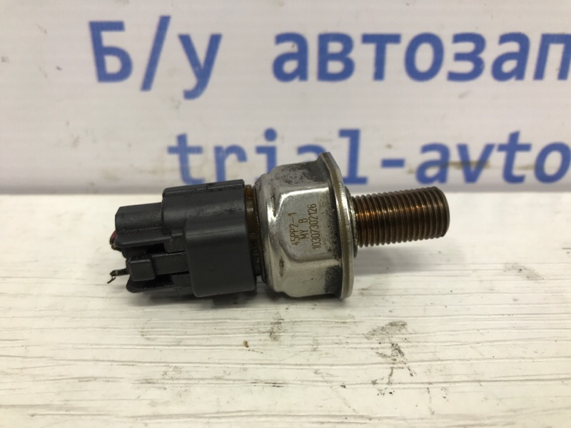 Датчик давления топлива в рейке Nissan Juke 2010-2019 F15 1.6 turbo MR16DDT 166381LA0A Б/У