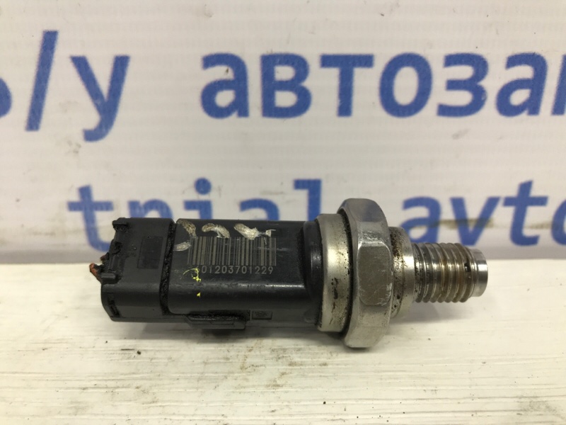 Запчасть датчик давления топлива в рейке Renault Megane 2009-2016 III 1.5 Diesel K9K 5WS40208 Б/У Датчик давления топлива в рейке Renault Megane 2009-2016 III 1.5 Diesel K9K 5WS40208 Б/У